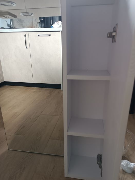 Шкафчик у ванну кімнату.