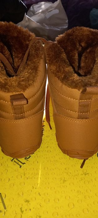 Buty lekkie zimowe śniegowce.