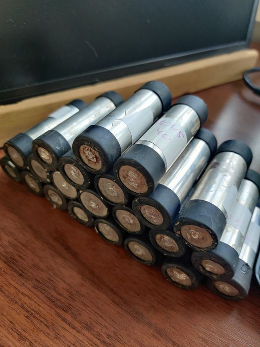 Високотокові акумулятори 21700 тесла