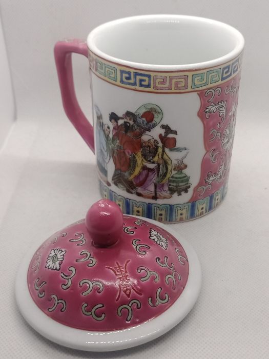 Cremeira ou caneca antiga com tampa em porcelana chinesa