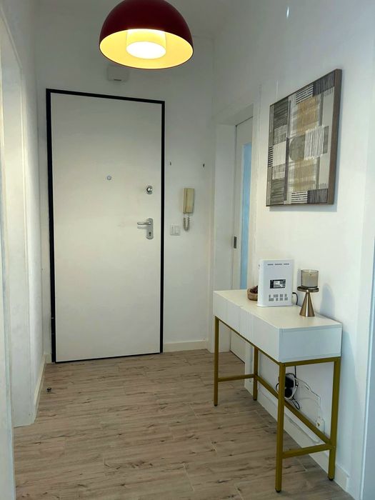 Quarto mobilado na Amadora
