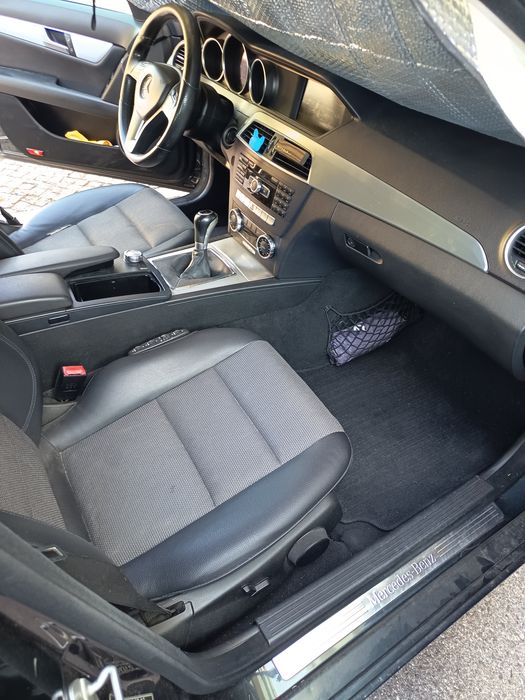 -OPORTUNIDADE- Mercedes-Benz C200 CDI Avantgarde com reboque