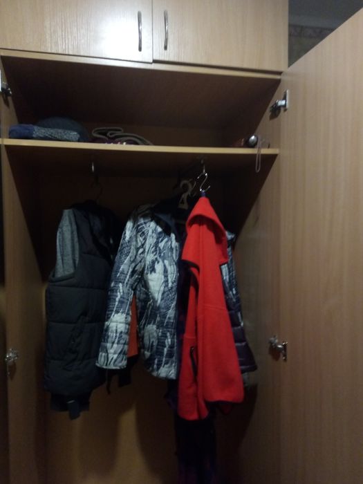 Шкаф трёх створчатый с андресолью, многоцелевой.