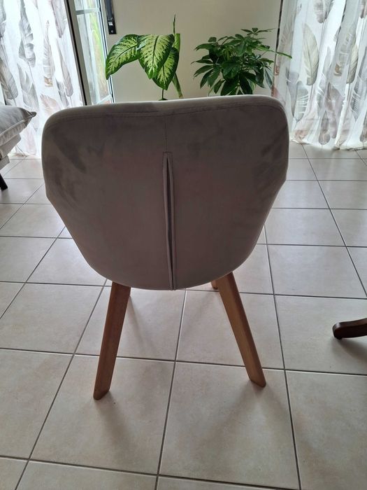 Conjunto 2 cadeiras jantar em veludo. Novas