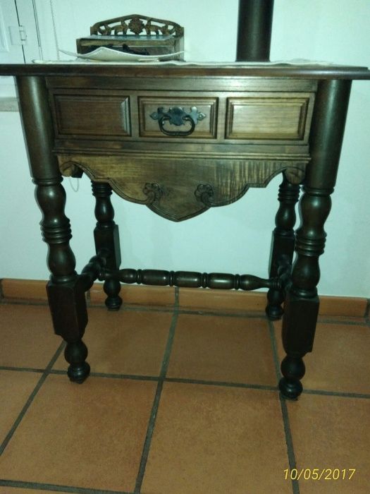 Mesa Luis filipe II em castanho antiguidade