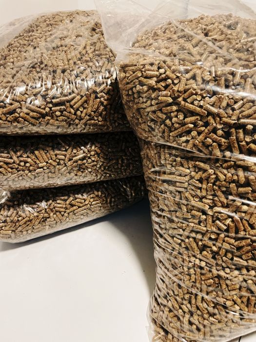 Pellet Świerkowo-Bukowy Premium – Certyfikowany, Bez Pyłu