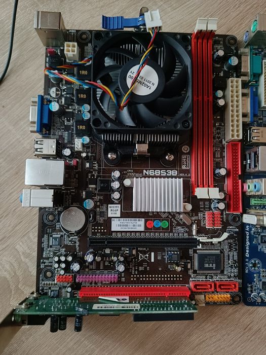Материнська плата N68S3B/Материнська плата  Gigabyte GA-M68MT-S2P