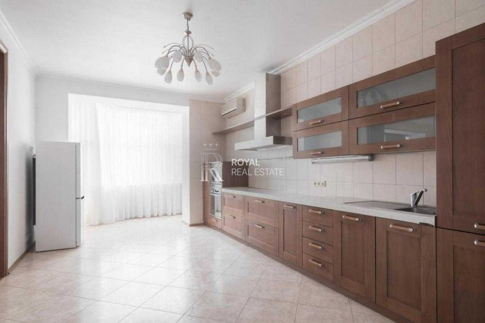 Продаж Квартира Київ Шевченківський район вул. Паторжинського 4 кімнати 221 м² 5 поверх Ремонт Панорамний вид Центр Метро 7 хв Гардеробна