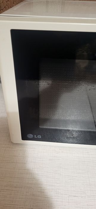 Продам микровалновую печ LG