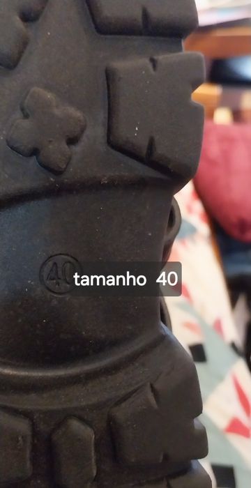 Sandálias fechadas t.40