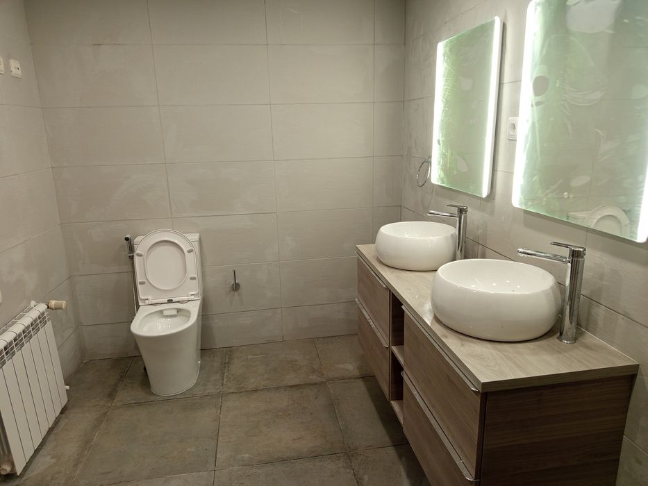 Pedreiro/ carpinteiro/Pinto/canalizador/ serralheiro