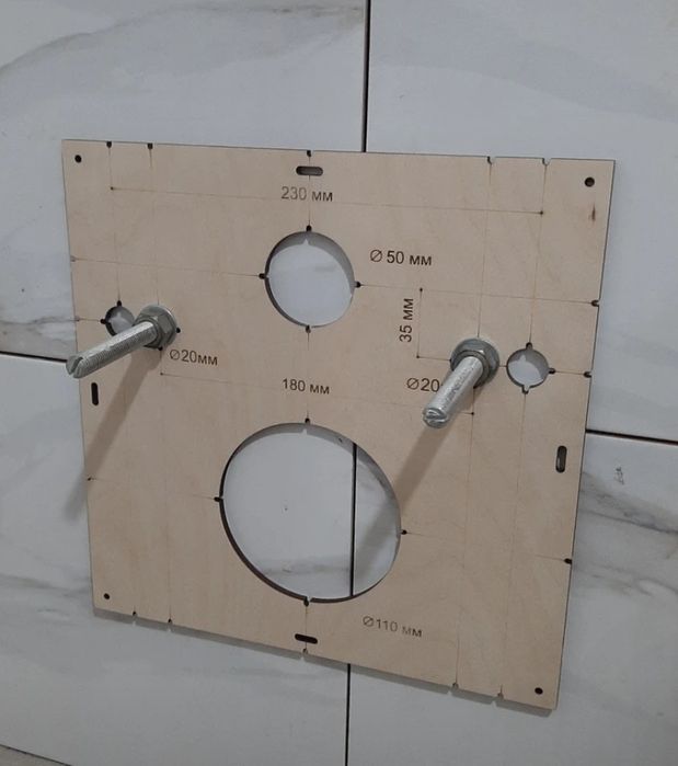 Szablon do  wiercenia otworów pod miskę WC 110mm