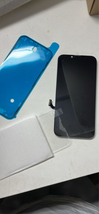 wyswietlacz Iphone 16E