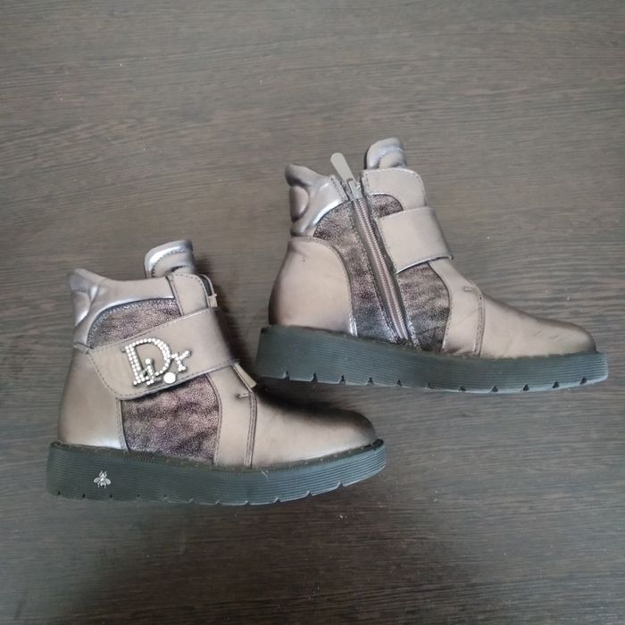 Черевики зимові для дівчинки.32-34розмір.