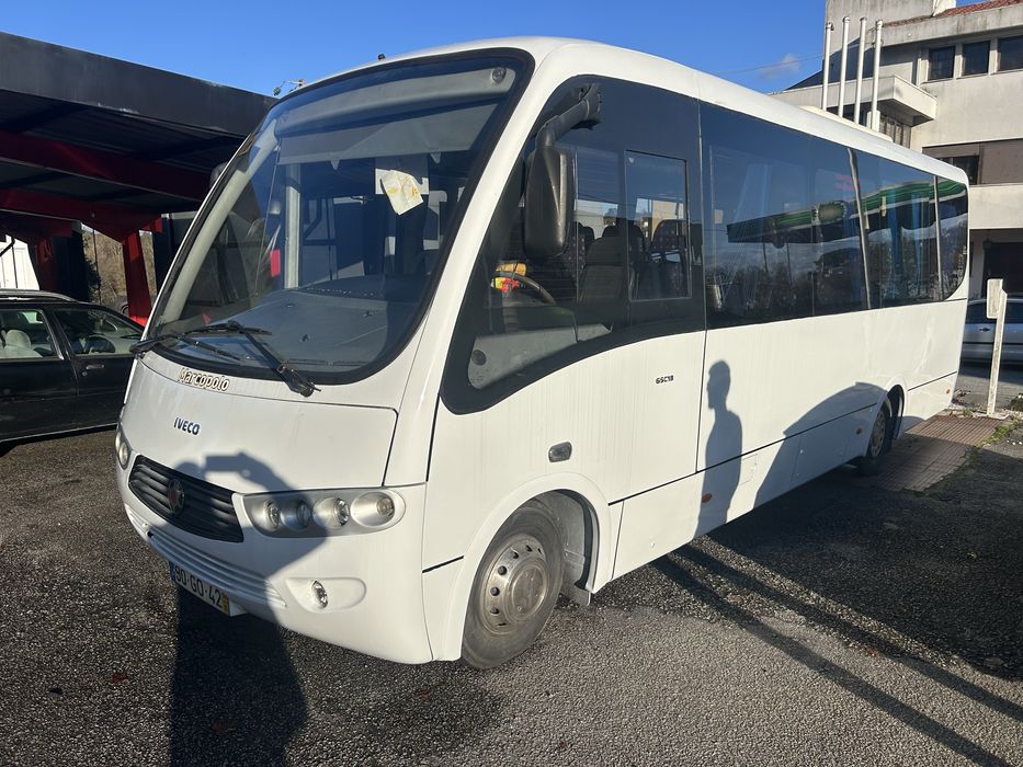 Autocarro marcoplo de 28 lugares