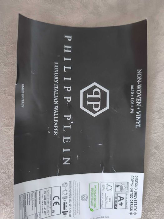 Tapeta włoska z ornamentem.