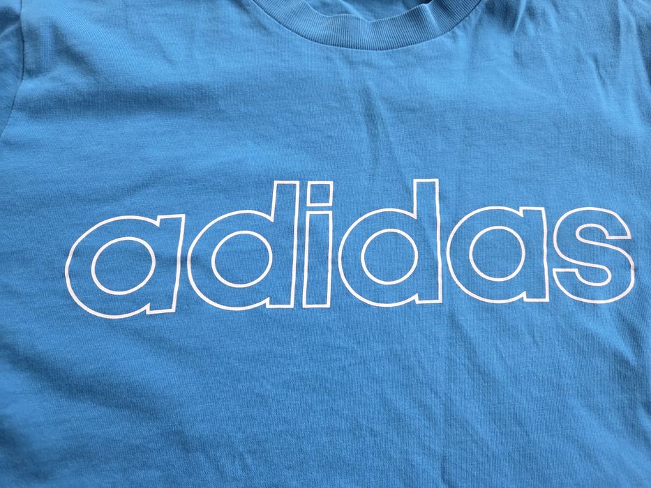 Niebieska koszulka adidas