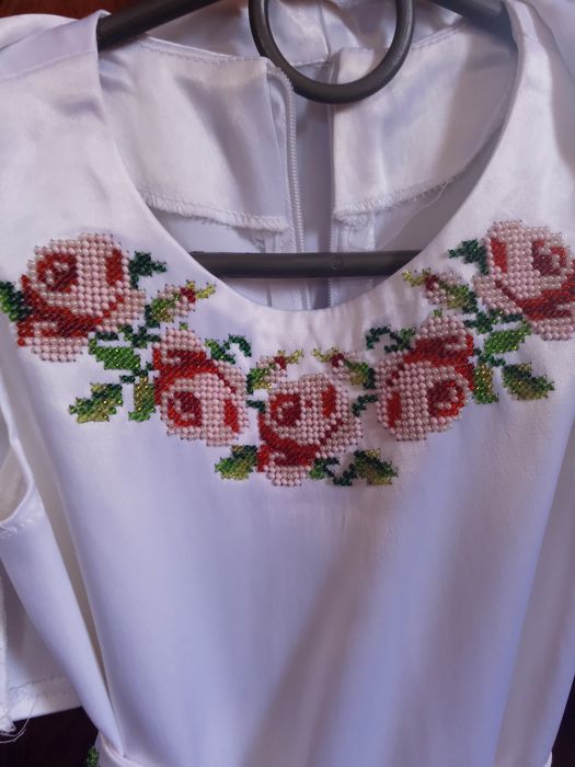 Плаття вишите дорогий атлас