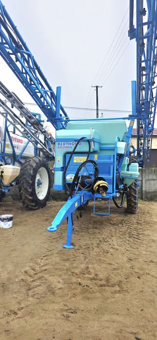 Opryskiwacz Berthoud Mayor 3200 28/27/24/21 m . ( Nie Kuhn/Hardi).ARAG