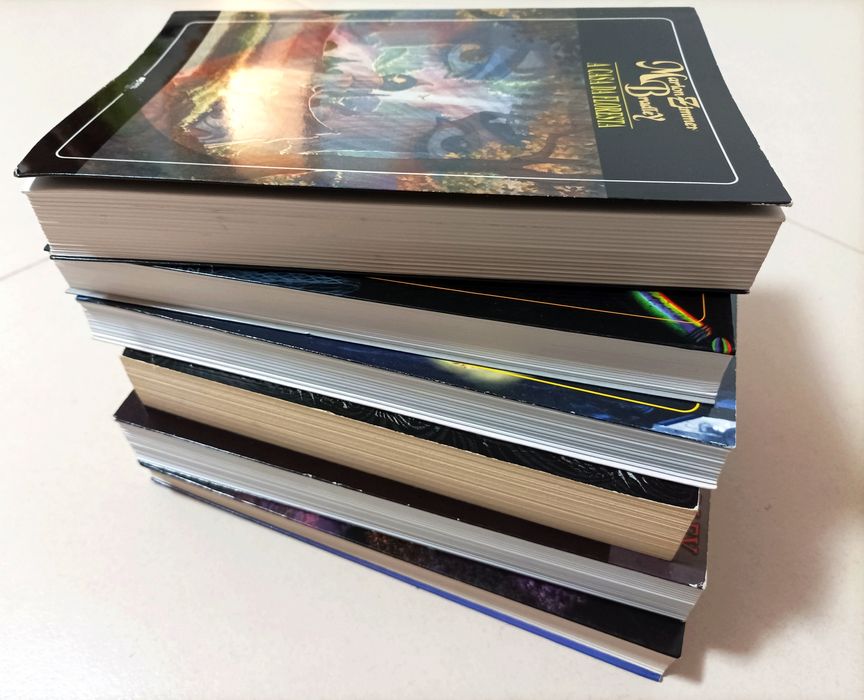 Livros: Marion Zimmer Bradley / Barbara Michaels