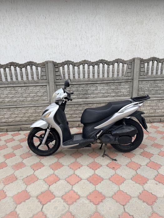 Suzuki lets 150.
