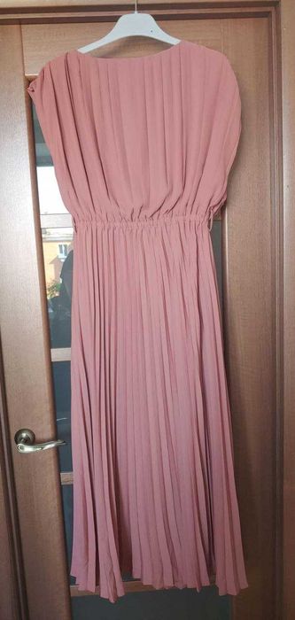 Zara сукня плаття міді з пліссируванням і поясом