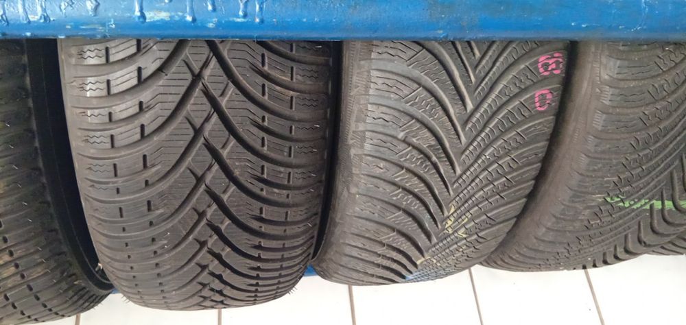 Продам зимові шини б/у 205/55 r17
