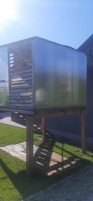 Domek ogrodowy z drabinkami