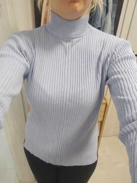 Sweter z golfem rozmiar M