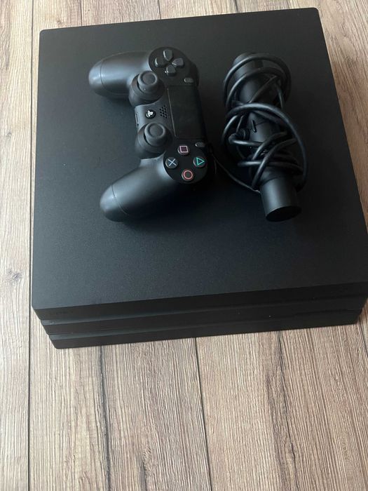 Playstation 4 Pro - Używane + gry i kamerka