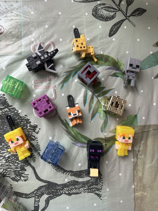 Майнкрафт Ендермен Алекс золотий  кіт кажан minecraft kinder joy