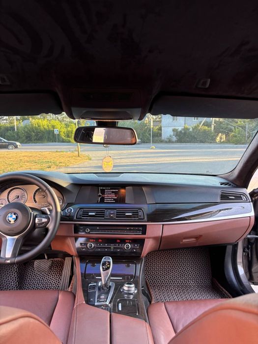 BMW F10 2012 рік ,БМВ Ф10 520i r19