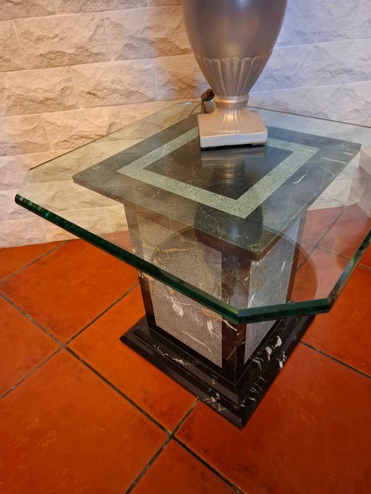Mesa de centro e de apoio  em marmore