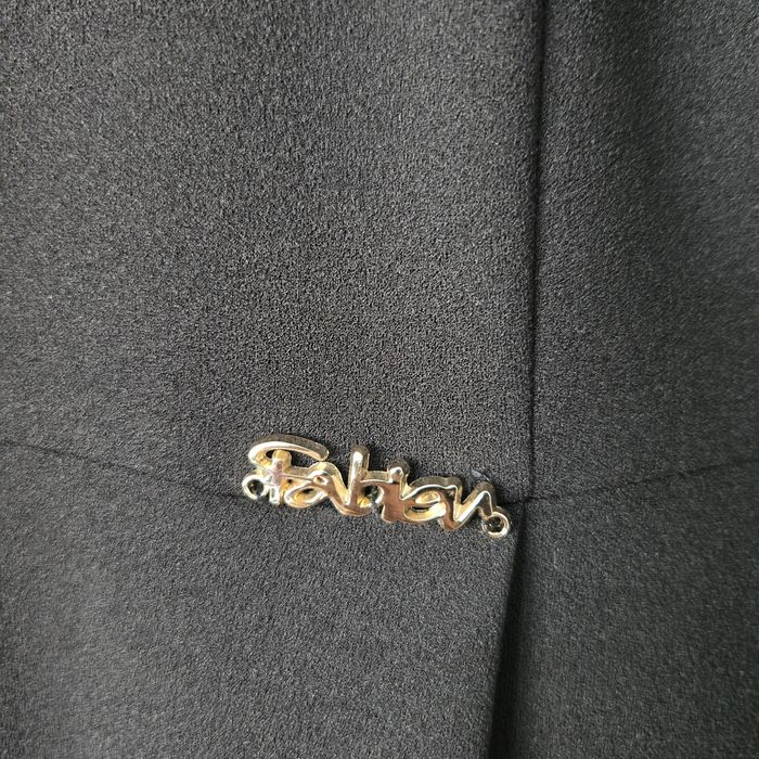 Czarna elegancka rozkloszowana sukienka 38/40