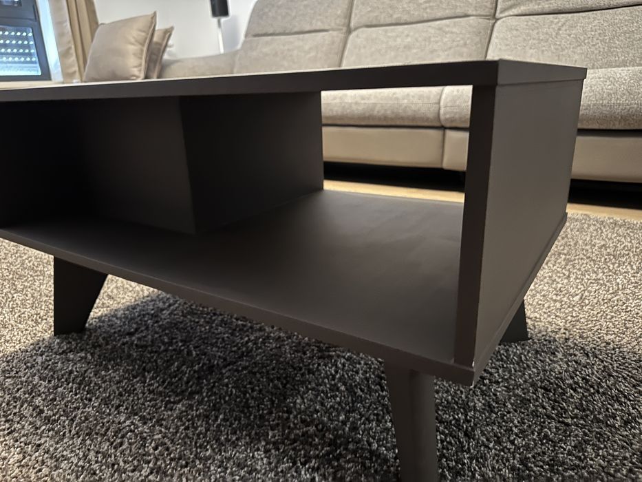 Mesa de apoio castanha