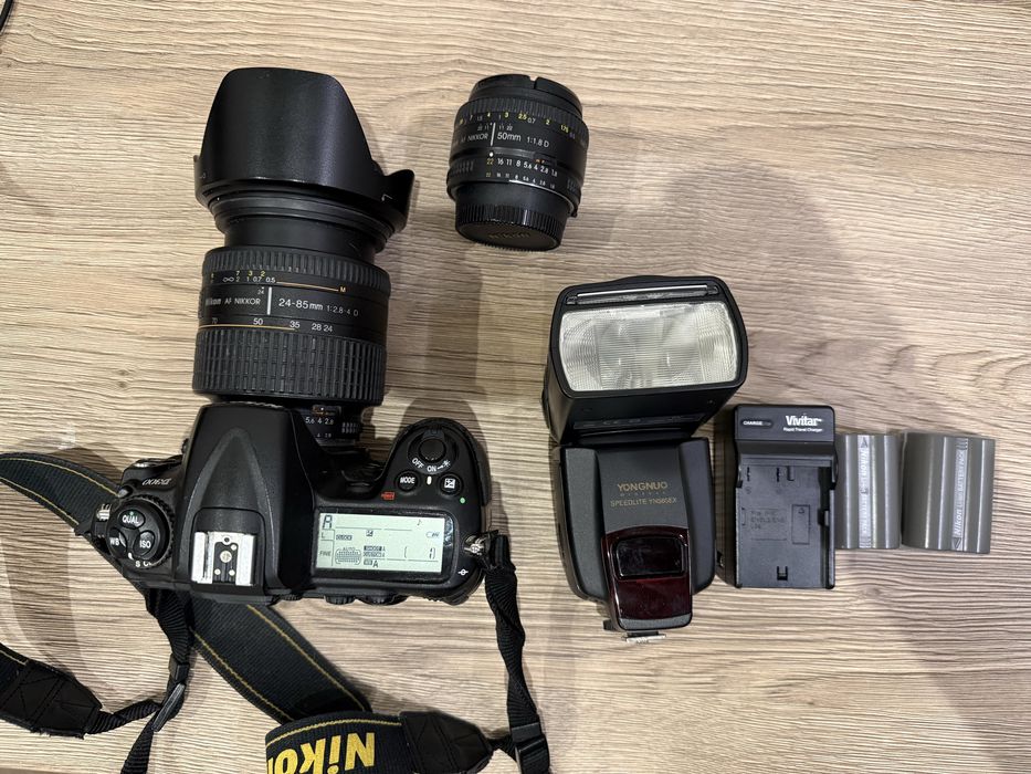 Nikon D300 Kit 24-85 + Nikkor 50 1:1.8