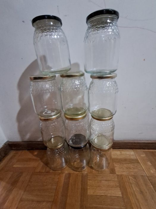 50 cêntimos  Vendo Frascos vazios de pôr mel