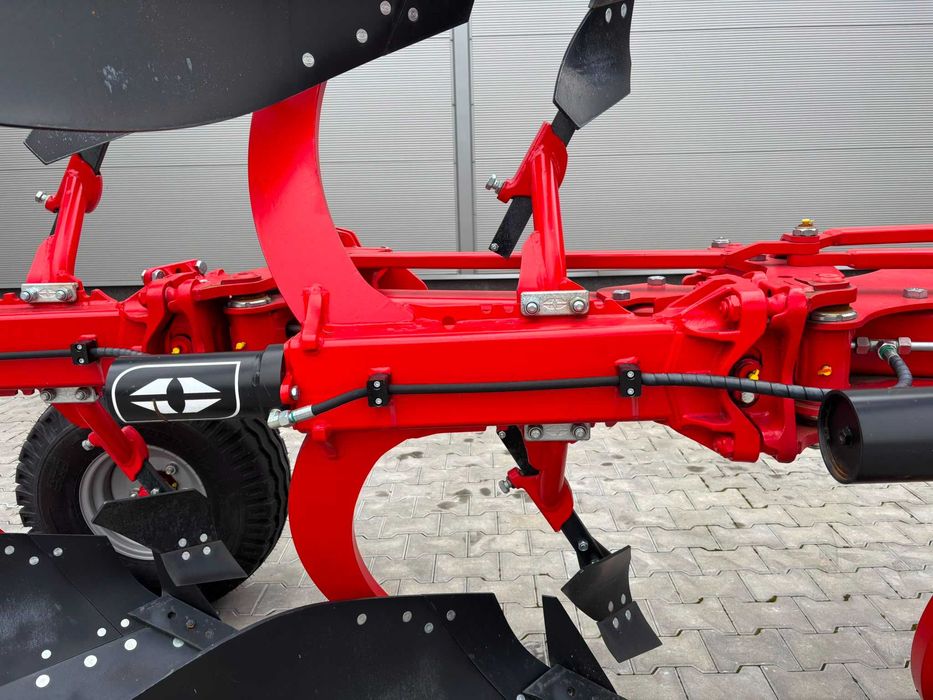 Pług obrotowy 4 skibowy Gregoire Besson ROVER 50 VARIO