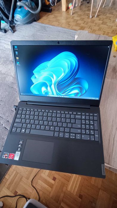 LENOVO IdeaPad S145 AMD4x3,5GHz RAM-20GB NVME256GB+1TBSSD Radeon-2GB wifi bt