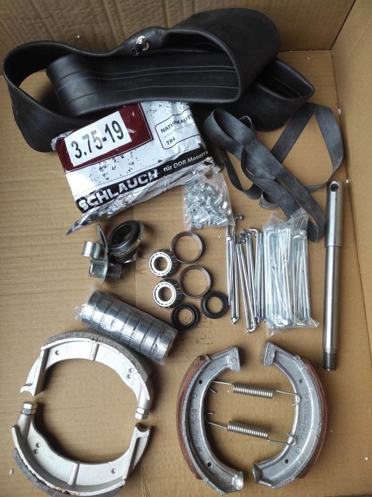 Dekielek osłona na łożysko koł × 4 szt Chromowane Dniepr Ural M72 K750