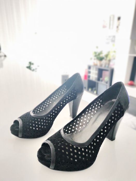 Sapatos pretos tam 36