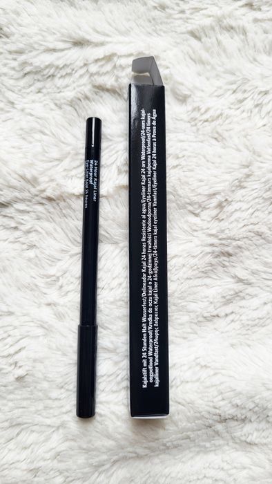 Bobbi Brown- czarna kredka