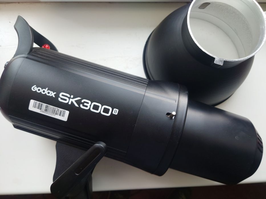 Godox SK300 II студійне світло