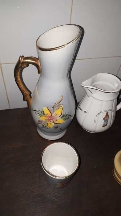 Jarros conjunto de 7 diferentes + 1 copo - tudo por 7,50 euros