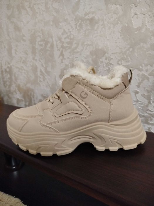 Жіночі Кросівки зимові