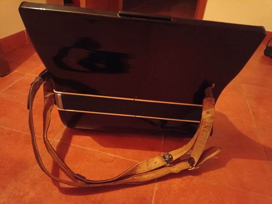 Acordeão bom estado