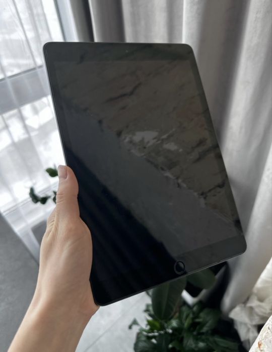Ipad 8 ідеальний стан з коробкою