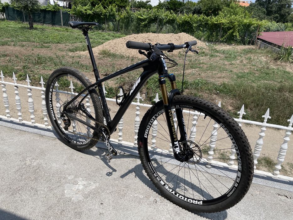 KTM Myroon 29 LTD ONIX Tam. L 7,825Kg
