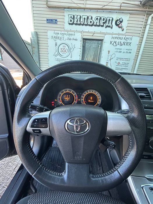 Авто надійне це королла автомат 1,6 рельн пробіг та рідна фарба! 9500