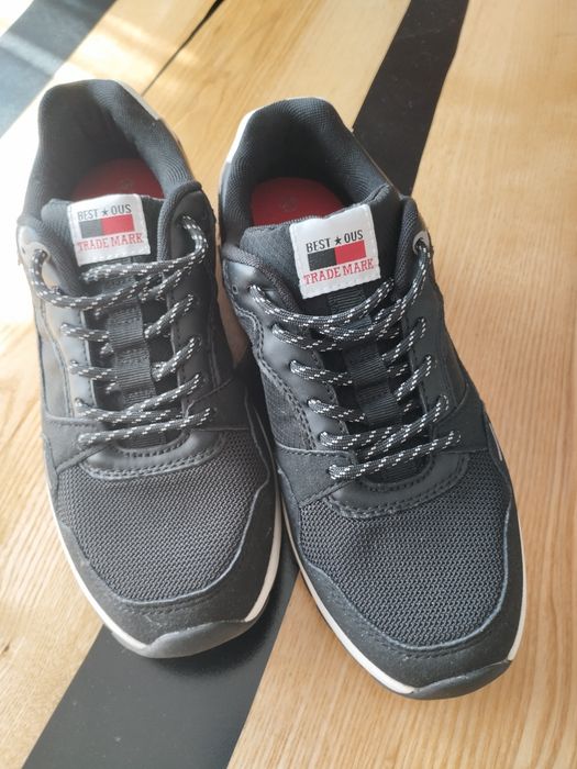 Nowe męskie buty